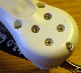 P1 - praskliny pod motorovým ložem